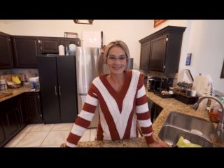 Mandy Rhea – Spending New Years With My Sexy Stepmom.-0