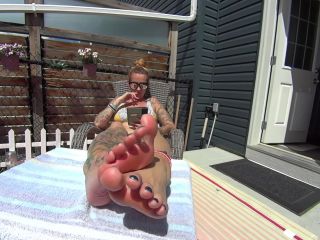 Girl Next Door Teases you with her INCREDIBLE Pink Soles while Tanning! - The Fantasy Chest 2-4