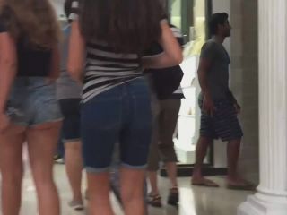 Incredibly bubbly ass of a teen girl-8