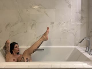 online adult video 38 damazonia 27-11-2019 Massage my feet while I m enjoying my bath like a Queen | domination | femdom porn black femdom strapon-4