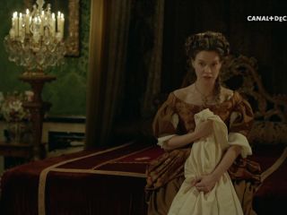 Anna Brewster – Versailles s02e07 (2017) HD 1080p - (Celebrity porn)-0