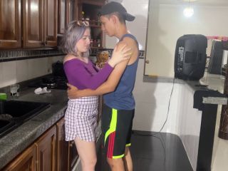 Mi Esposa Me Saca La Leche En La Cocina Para Desestresarme 1080p-0