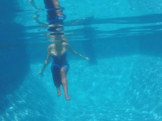 Underwater in Pantyhose Pantyhose!-7
