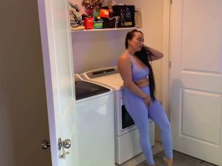 [Amateur] BIG TIT MILF GETS HORNY WHILE DOING THE LAUNDRY & FUCKS HER WASHING MACHINE-1