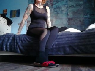 adult xxx clip 45 Lady Demona - Lutsch meine Socken aus, schnüffel an meinen Schlappen on cumshot latina femdom-5