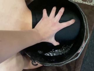 Ladyperse - waterplay with my slave in a bucket -  Femdom-3