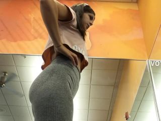 Serious weight lifting created her perfect  ass-2