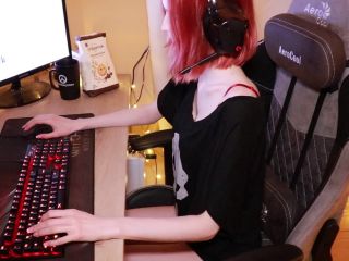 Nerdy Gamer Girl Teen Fucked Hard While Playing A Video Game-5