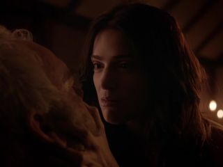 Janet Montgomery, Azure Parsons – Salem s01e01 (2014) HD 1080p!!!-6