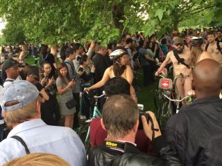 LONDON_NAKED_BIKE_RIDE_2016_-Full_HD-5