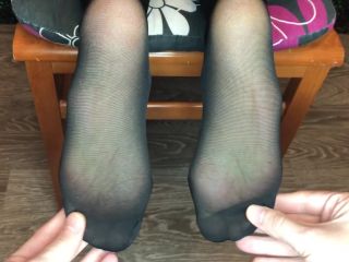 Kelly_feet massage feet in black nylon stockings sweaty toes pov-4