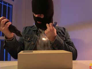 Online video Kathy Anderson - Fake Robber (24.02.2018) milf-1