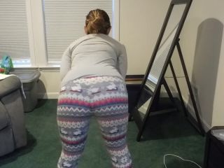 M@nyV1ds - MelanieSweets - Ass tease w my wintery leggings-1