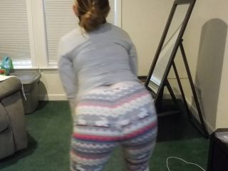 M@nyV1ds - MelanieSweets - Ass tease w my wintery leggings-4