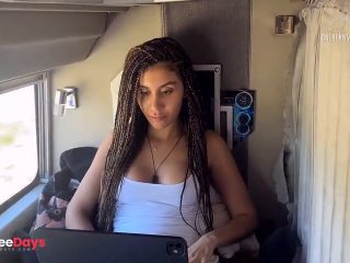 [GetFreeDays.com] Beatrice Segreti  troppo arrapata e seduce un uomo in bus Sesso pubblico amatoriale e rischioso Adult Stream December 2022-0