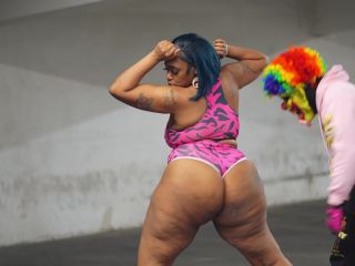 GIbbyTheClown - 99 Cent Store Brings Two Whores Together - Public Blowjob-9