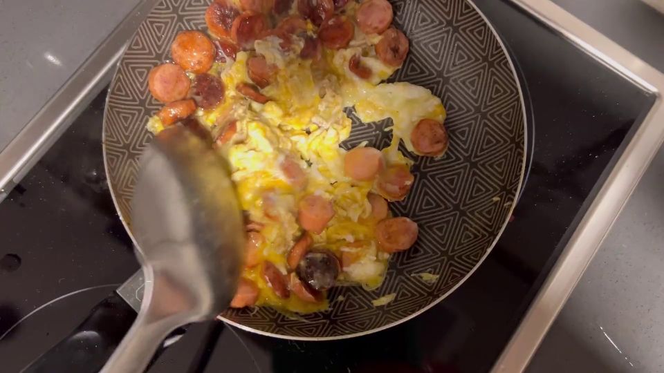 Ella Me Folla Duro Y Rico Mientras Le Cocino Los Huevos 1080p