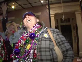 Trinity Flashes Her Tits During Mardi Gras Festivities-2