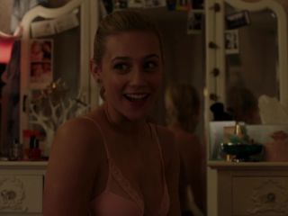 Lili Reinhart – Riverdale s01e01 (2017) HD 1080p - (Celebrity porn)-2