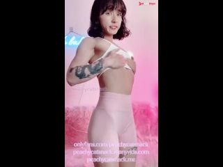 [GetFreeDays.com] Cute and petite Asian muscle girl flexes and flashes her tits and pussy Adult Stream June 2023-0