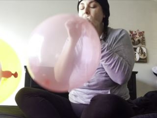 Many Vids - Buttplugbetty Balloon Fun Compilation - Manyvids-3