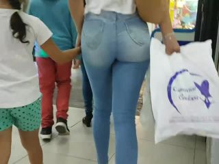 Sexy milf got amazing ass in jeans-3