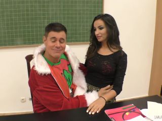 [Alyssia Kent] Sexy Supermodel Alysia Kent Gets A Sextoy from Santa - 2018-03-10 Facesitting!-0