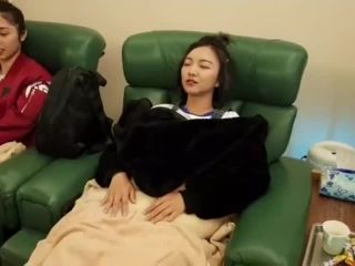 Taiwan girl foot massage-2