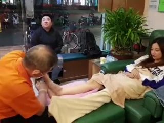 Taiwan girl foot massage-4