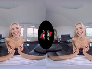 Porn online SinsVR presents Lapdance – Lola Myluv 5K-1