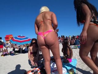 Big ass of sexy amazon girl on the beach-3
