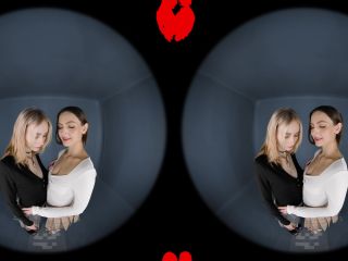 Alicia Williams, Serena Hill - Birthday Gift - Passthrough - AR Porn, VRPorn (UltraHD 4K 2024) New Porn-0