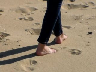 Julia Jordan FOOT PLAY in the SAND - European-9