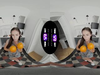 [VR] Cutie gives blowjob for fruits-0