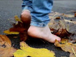 Dirty feet – Barefoot Urban Girls – RED-X: barefoot autumn in Lugano | stinky feet | feet porn -1