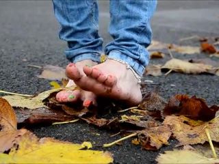 Dirty feet – Barefoot Urban Girls – RED-X: barefoot autumn in Lugano | stinky feet | feet porn -2