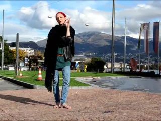 Dirty feet – Barefoot Urban Girls – RED-X: barefoot autumn in Lugano | stinky feet | feet porn -9