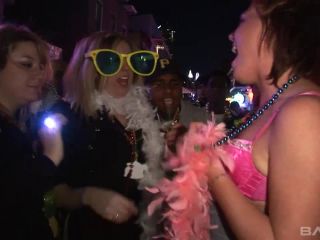 Wild Party Girls Mardi Gras Scene 3-8