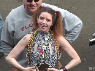 Milfs Show Off Their Big Boobs For Beads At Mardi  Gras-5
