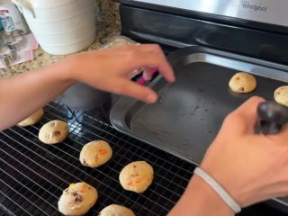 ErikaSwingz - Fucked Myself with a Spatula After Bakin - Food masturbation-9