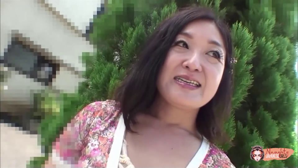 Old Asian Lady Shows How Much Experience She Has And Gets Creampied