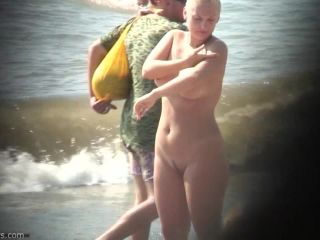 Nudist beach voyeur camera hunting for naked pussies-2