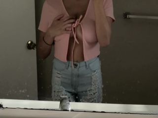 jenicca-15-08-2020-98721846-more selfies in my pink top-1