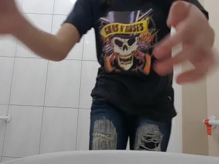 misssweetteen - Anal Fingering Public Toilet-8