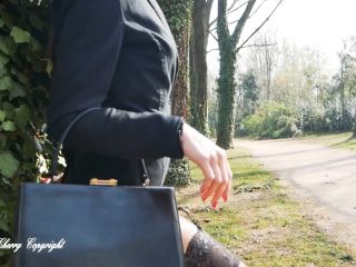  [K2S.CLUB] Tara Cherry X - La bourgeoise s'exhibe dans un parc Г  la vue de tous (public flashing) - FullHD 1080P-2