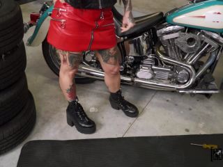 Joanna Angel - Squirting Biker Babe Fucks The Mechanic 03/21/20-7