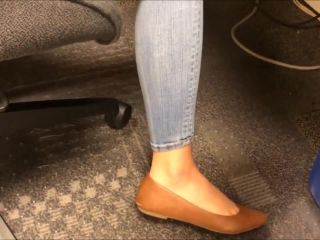Candid brown flats shoeplay!?-3
