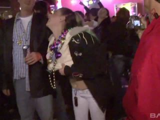 Mariah Flashes Her Tits During Mardi Gras Festivities - Big boobs-6