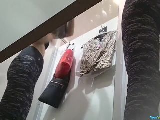 Sporty teen in fitting room-0