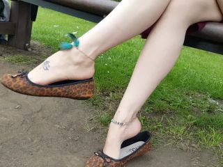 Ballet flats dangle!-0